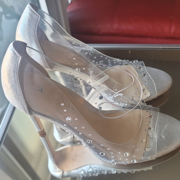 Shoes - Picture 2 of 5